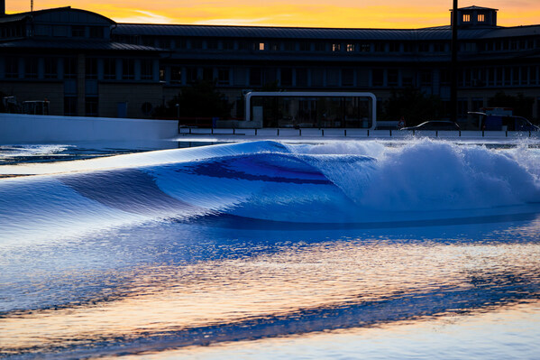 无极冲浪湾在O2 SURFTOWN MUC首次展示新一代冲浪技术(图4)