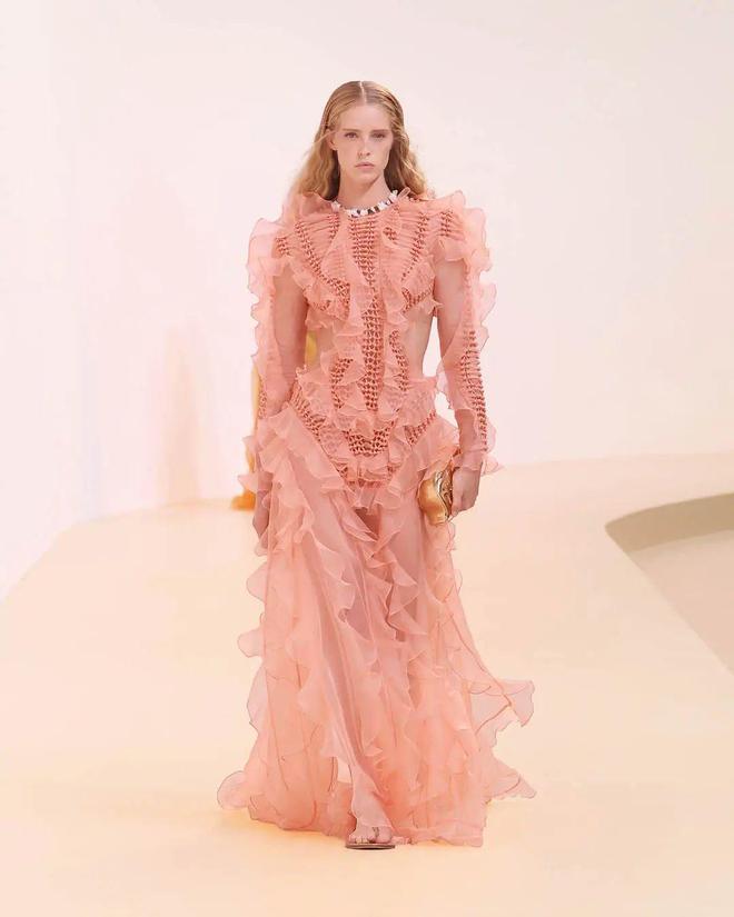 一周资讯 王阳亮相品牌主题活动现场、曾舜晞官宣新代言(图8)