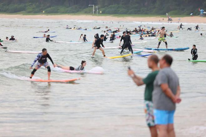 三亚：896万人次！