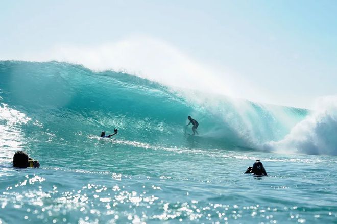 在夏天结束前一起去冲浪旅行吧(图4)