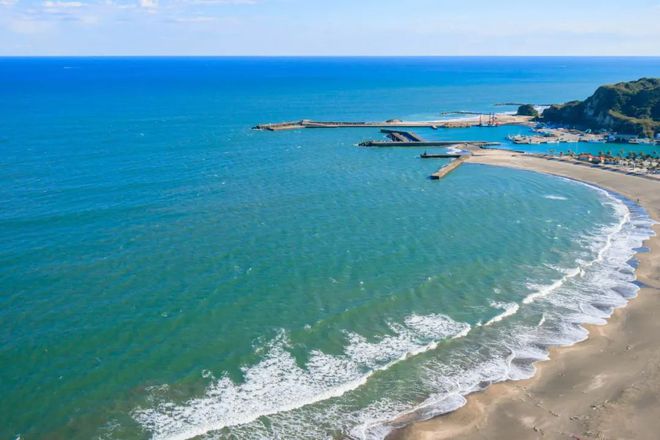 在夏天结束前一起去冲浪旅行吧(图3)