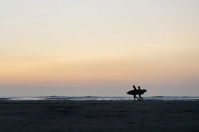在夏天结束前一起去冲浪旅行吧(图5)