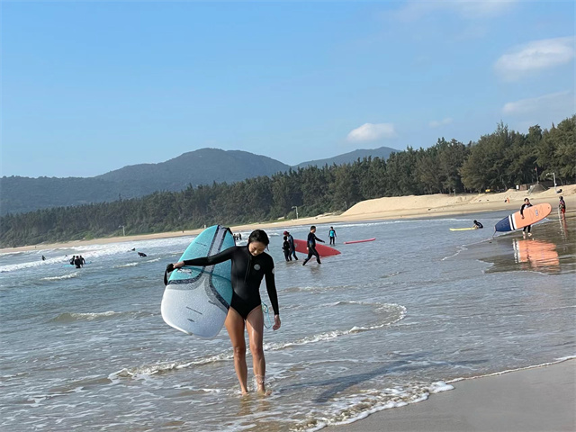 上海奥运地图｜她的热“浪”滚烫第二次亮相奥运冲浪正从小众走向更大圈层(图3)