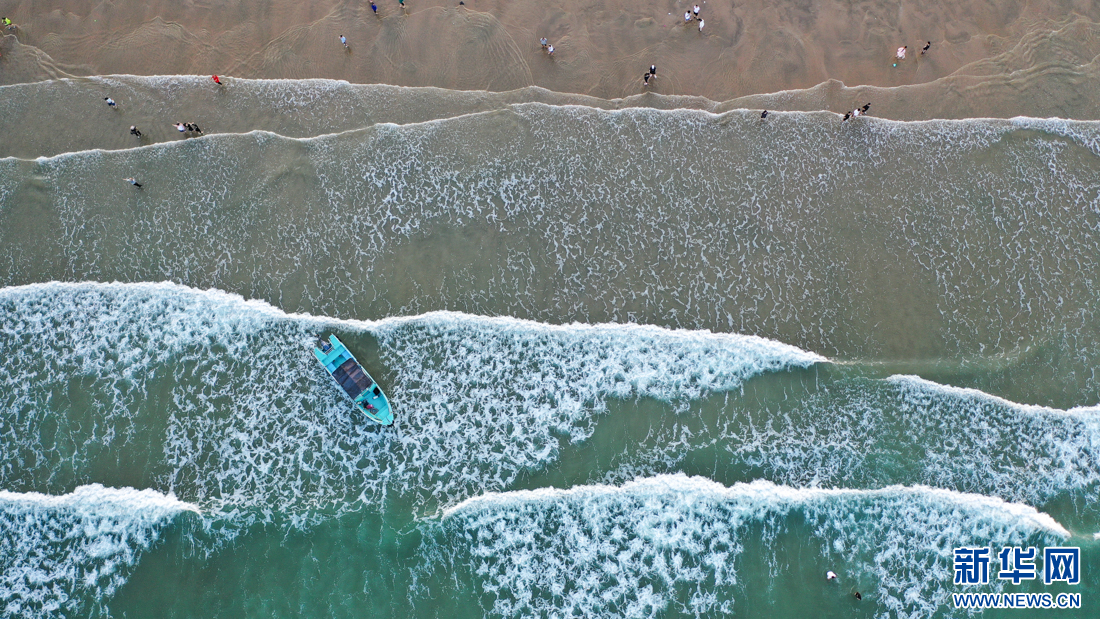 “飞阅”中国｜平潭：最美金沙滩 踏浪逐日落-新华网(图5)