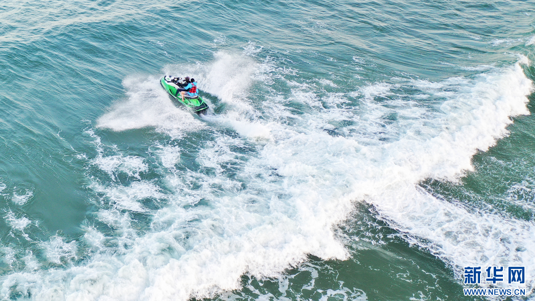“飞阅”中国｜平潭：最美金沙滩 踏浪逐日落-新华网(图6)