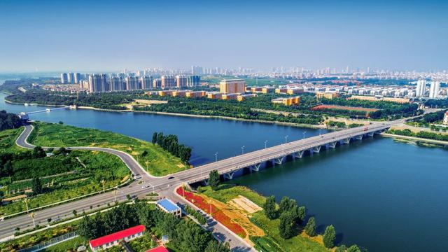 途经青岛今天正式开通！山东多地网友沸腾了！不少人一早赶来体验……(图5)