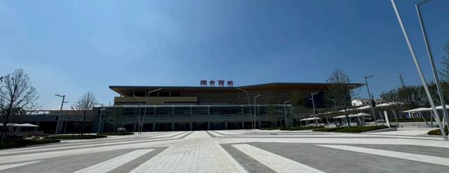 途经青岛今天正式开通！山东多地网友沸腾了！不少人一早赶来体验……(图15)