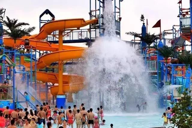 高温来袭重庆水上乐园成为游客热门打卡地