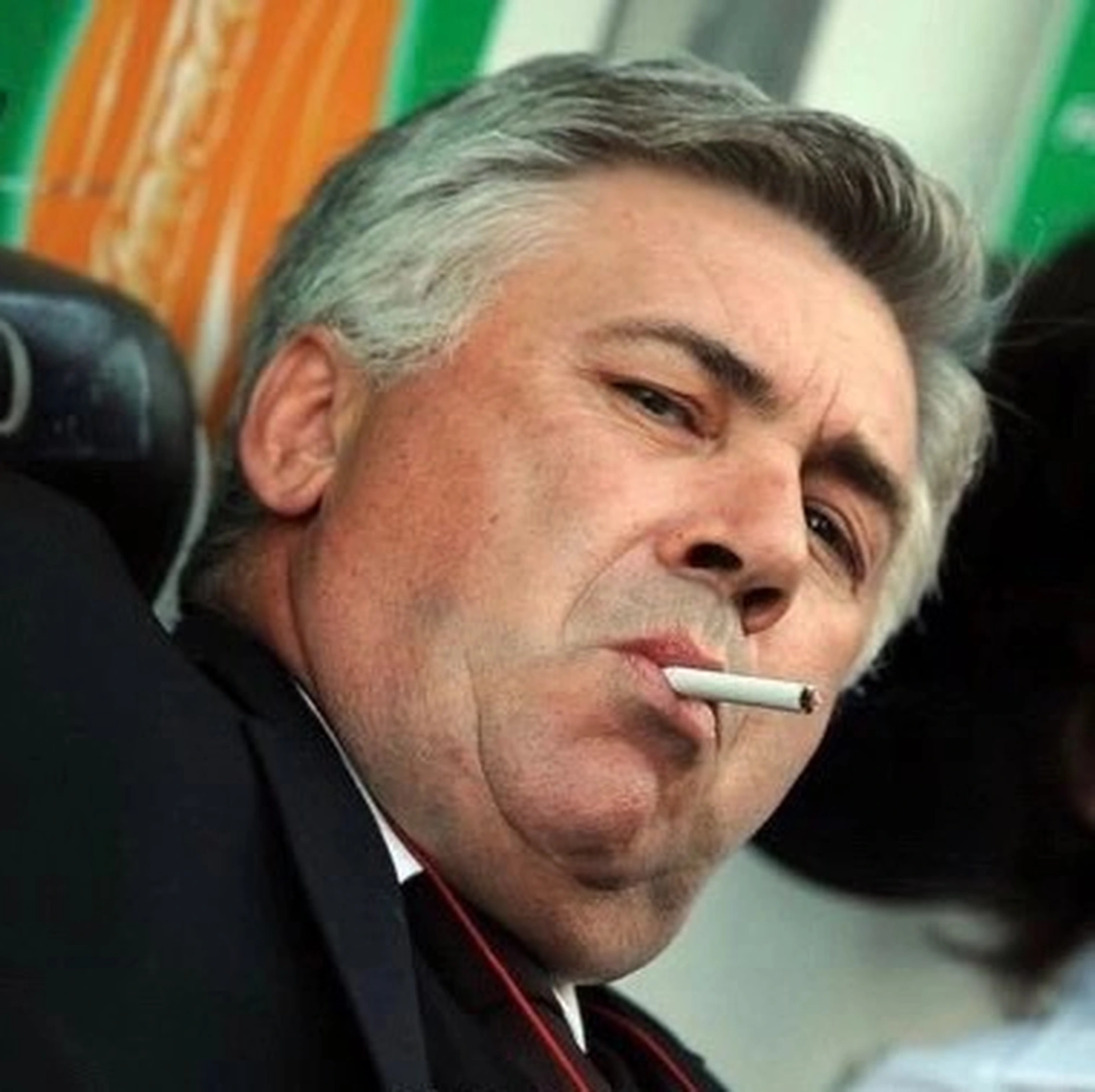 邓紫棋回应网友们让她重回歌手舞台：我也是喜欢网上冲浪的人当然知道发生了什么