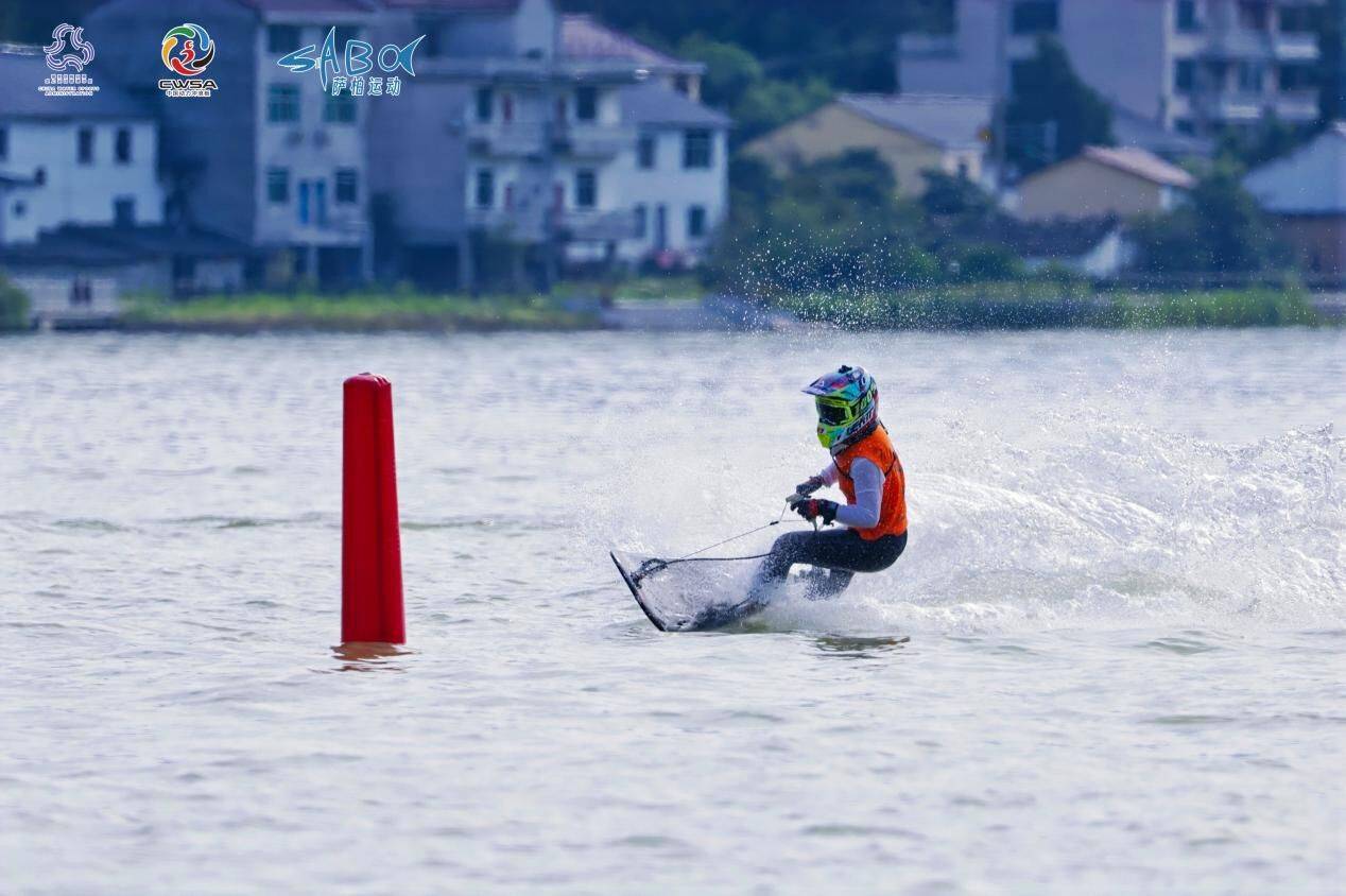 “萨柏运动杯”2024中国动力冲浪板公开赛（云和站）圆满落幕(图2)