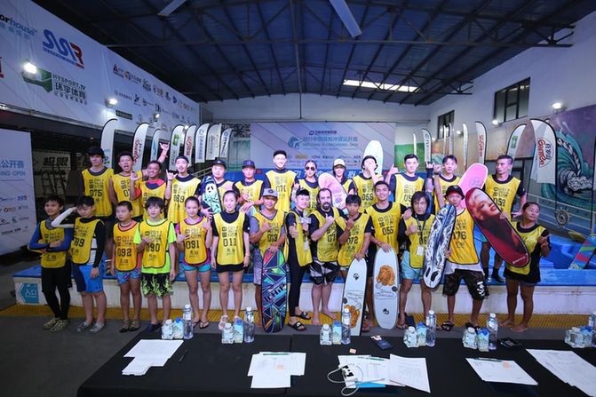 爱玩水又怕晒？不用担心 室内冲浪满足你的需求(图2)