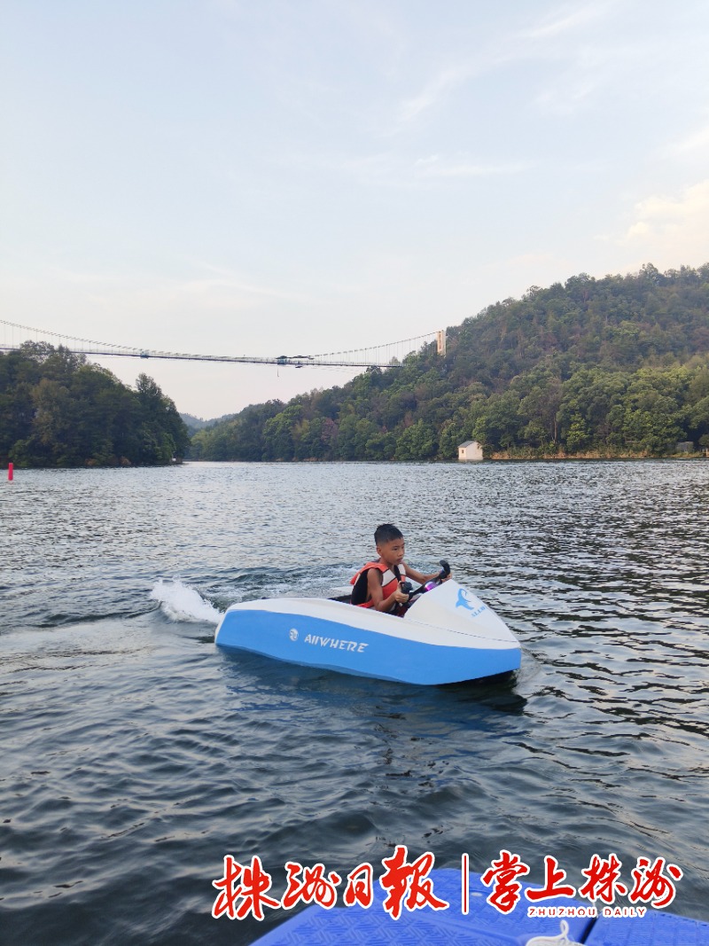 株产水上运动产品逐浪石燕湖(图2)