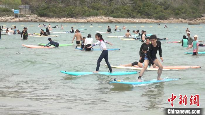 看环球传媒网关注实况微信(图2)