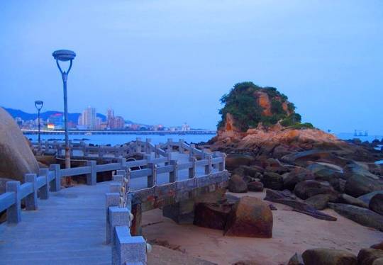 看姐姐们乘风破浪不如自己入海为王国内夏日5大冲浪圣地推荐