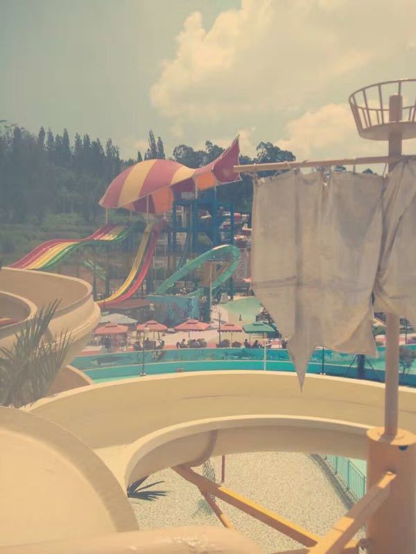 贵阳：桃源河漂流避暑受青睐 民众乐享清凉