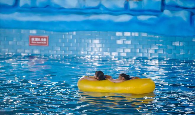 东莞这家水上乐园外模走秀DJ半裸打碟要这个夏天更热一点(图2)