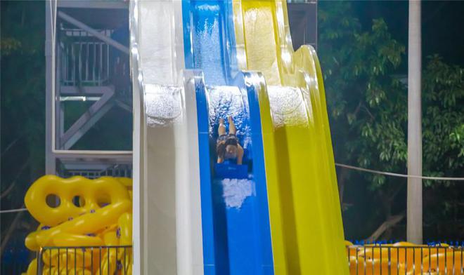 东莞这家水上乐园外模走秀DJ半裸打碟要这个夏天更热一点(图6)