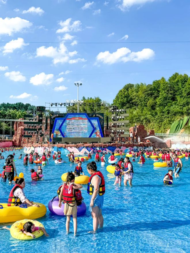 水上乐园造浪池的玩法及设备介绍！(图8)