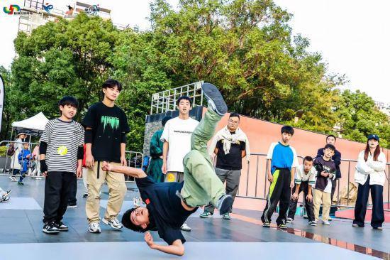 极限少年上演“速度与激情”！杨浦打造“YOUNG”城新名片(图2)