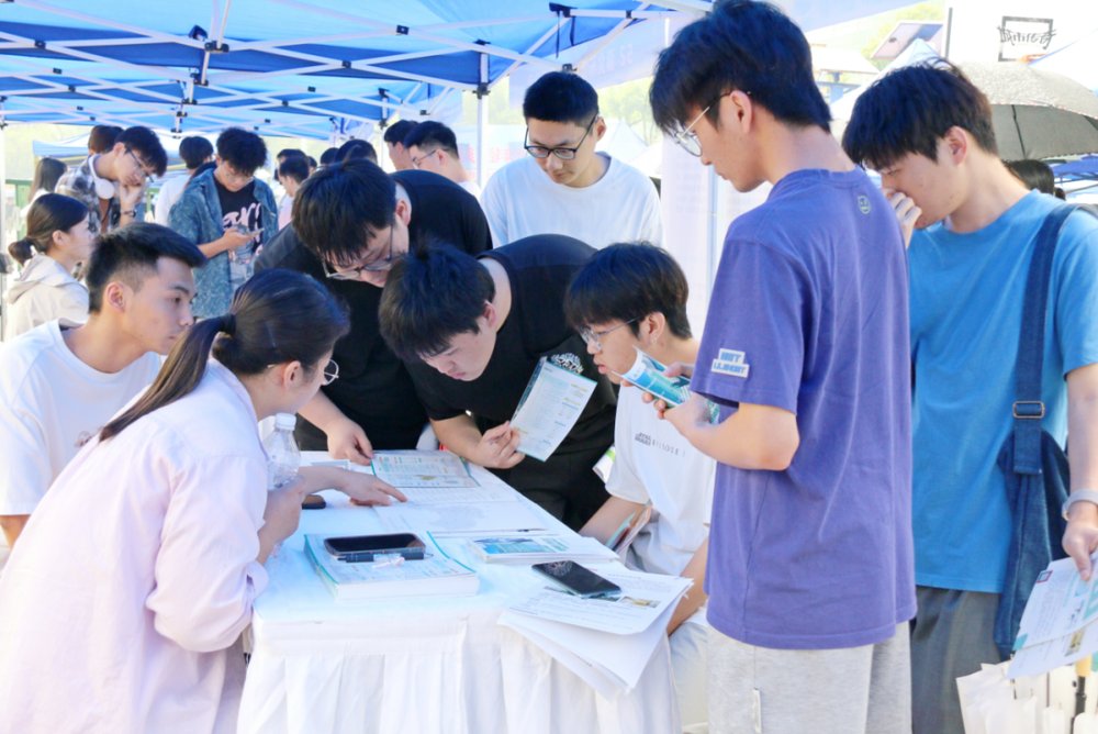 “大学之城就业节”持续发力：精准对接促就业创新服务留人才(图8)