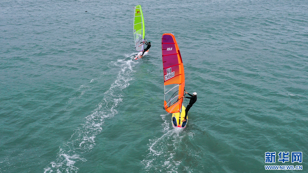 万千气象看福建｜东山冲浪：体验海上速度与激情-新华网(图2)