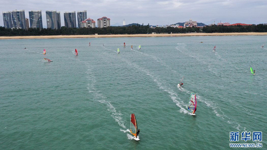 万千气象看福建｜东山冲浪：体验海上速度与激情-新华网(图3)