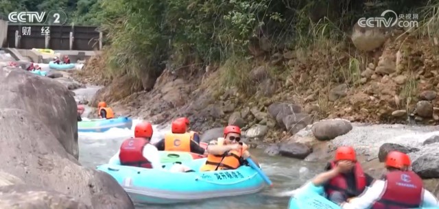 户外攀岩、水上漂流、湖上泛舟……缤纷文旅活动点亮清凉一“夏”(图2)