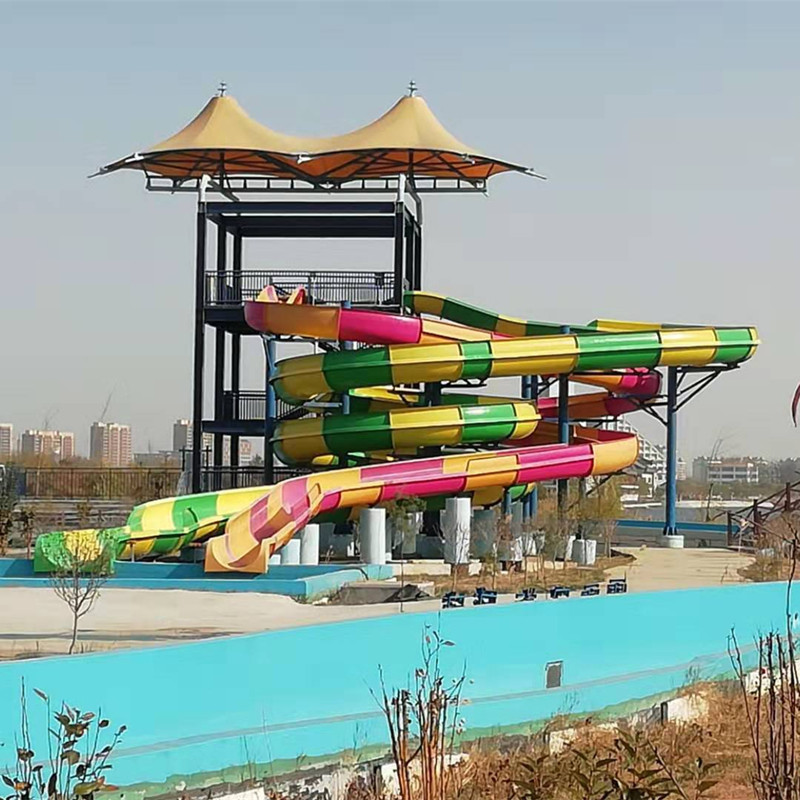 “冲浪大使”Justin现身广州长隆水上乐园 与你一起音乐一起浪