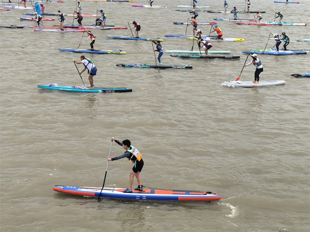 “斑布杯”2024年全国桨板青少年锦标赛暨中国桨板公开赛在青神开幕