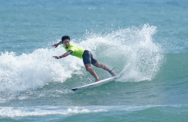 2024年全国冲浪冠军赛在海南万宁日月湾开赛(图3)