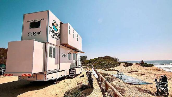 用奔驰重卡打造双层移动酒店爽玩7天6晚冲浪之旅