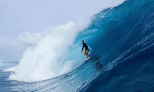 金世佳冲浪初体验：从误解到热爱的转变