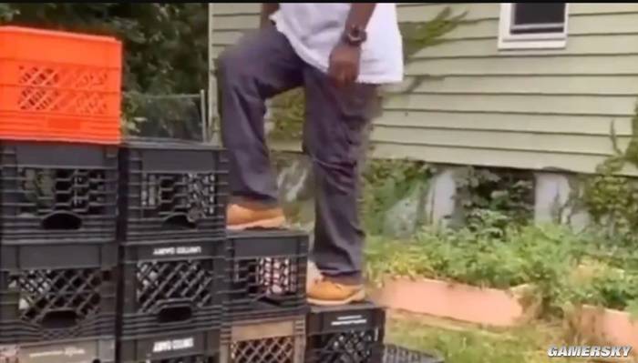 在美国《地铁跑酷》成了写实游戏……(图16)