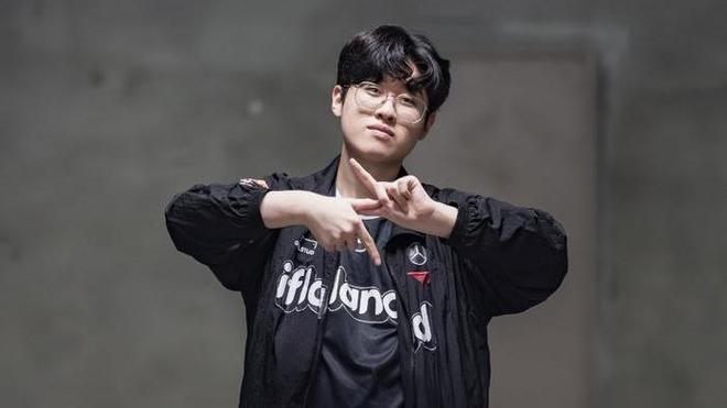 Keria服役被曝遭受霸凌！拳头新规引发争议：S15允许博彩公司赞助(图3)