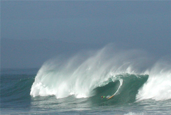 激情体验 全球最刺激的十处冲浪目的地