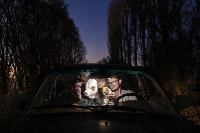 瞬间记录永恒：影像讲述2024年的爱与悲伤毁灭与重生(图9)