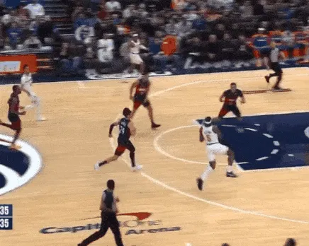 流言板]熬夜冲浪！布伦森发推：等等阿丘瓦的扣篮太疯狂了