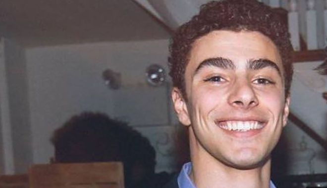 美国26岁藤校毕业富二代枪杀保险巨头CEO却成为全民追捧的“英雄”？(图3)