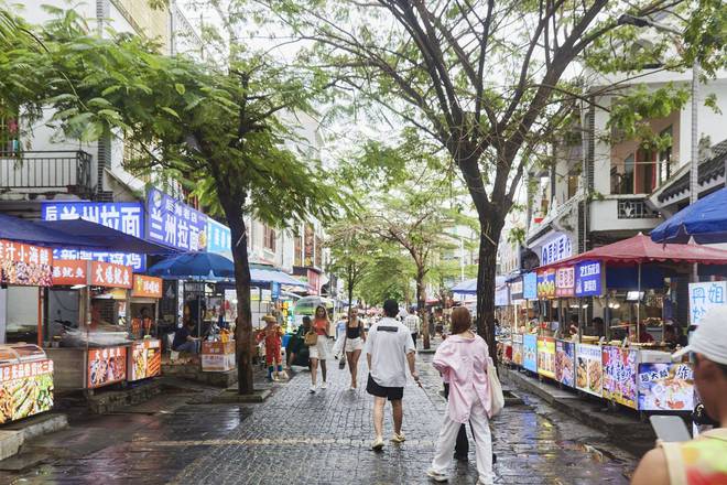 三亚后海村被誉为“中国冲浪第一村”深受年轻人们的喜爱(图3)