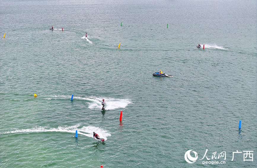 柳州举行电动冲浪板公开赛(图5)