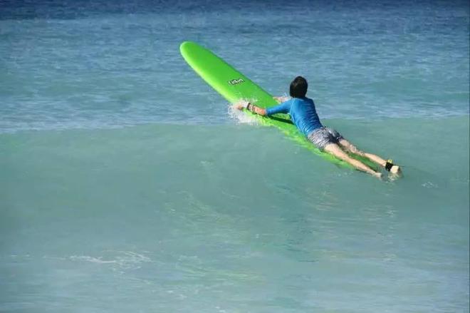 冲浪是一种什么体验？据说冲浪是蓝色鸦片！(图4)