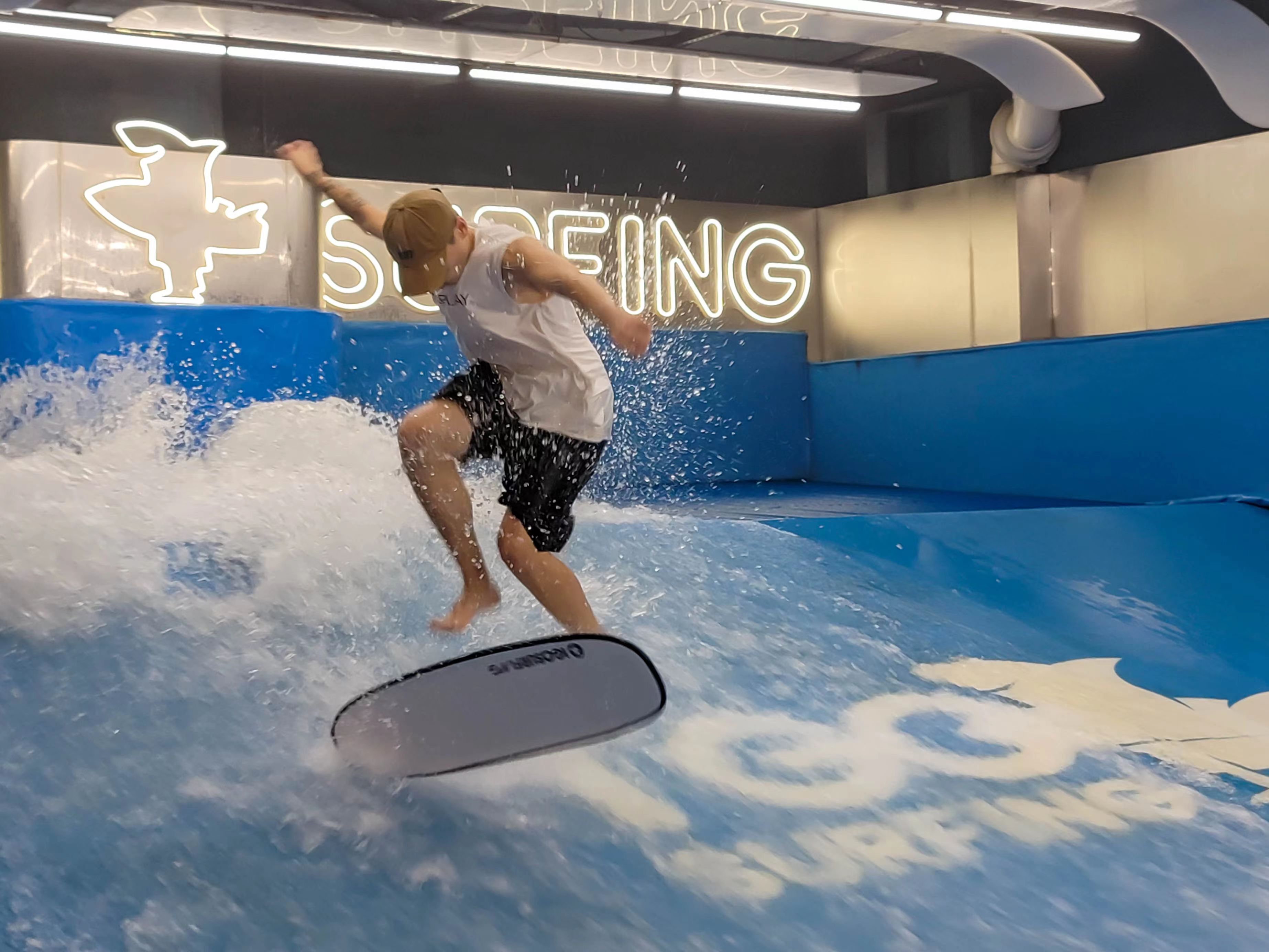 “洋抖难民”攻占小红书！网友用商汤“日日新”无缝冲浪