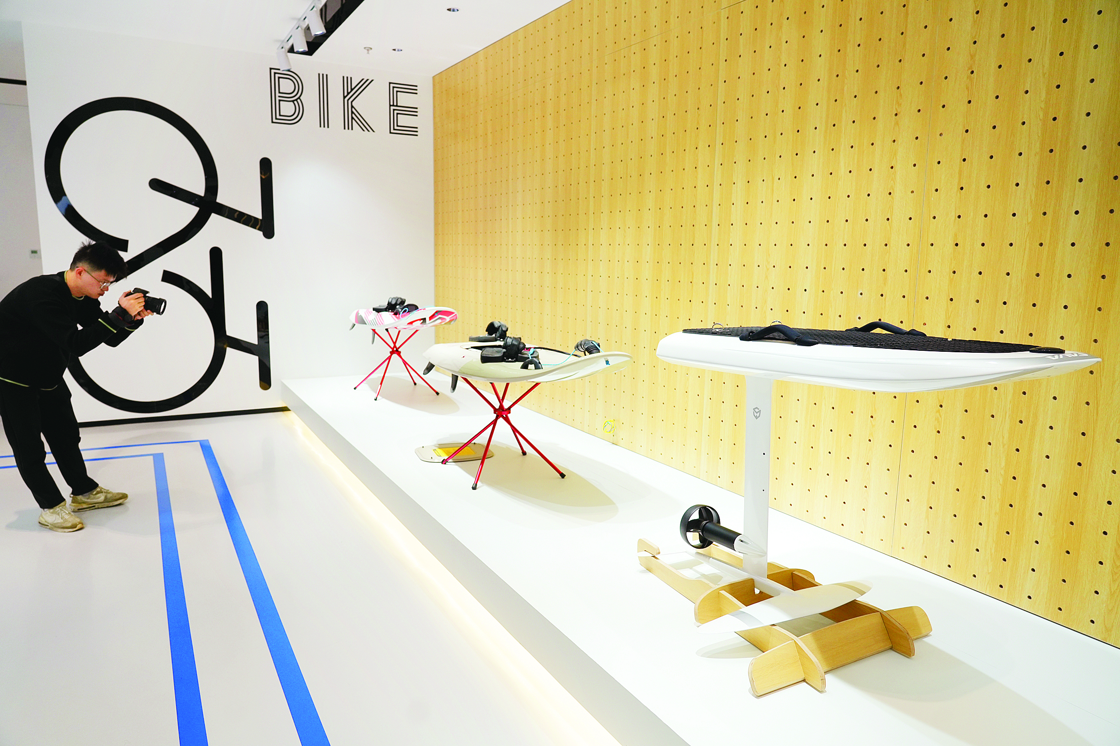 以娱乐特性打开市场 萨瓦公司开辟水上动力冲浪板新赛道