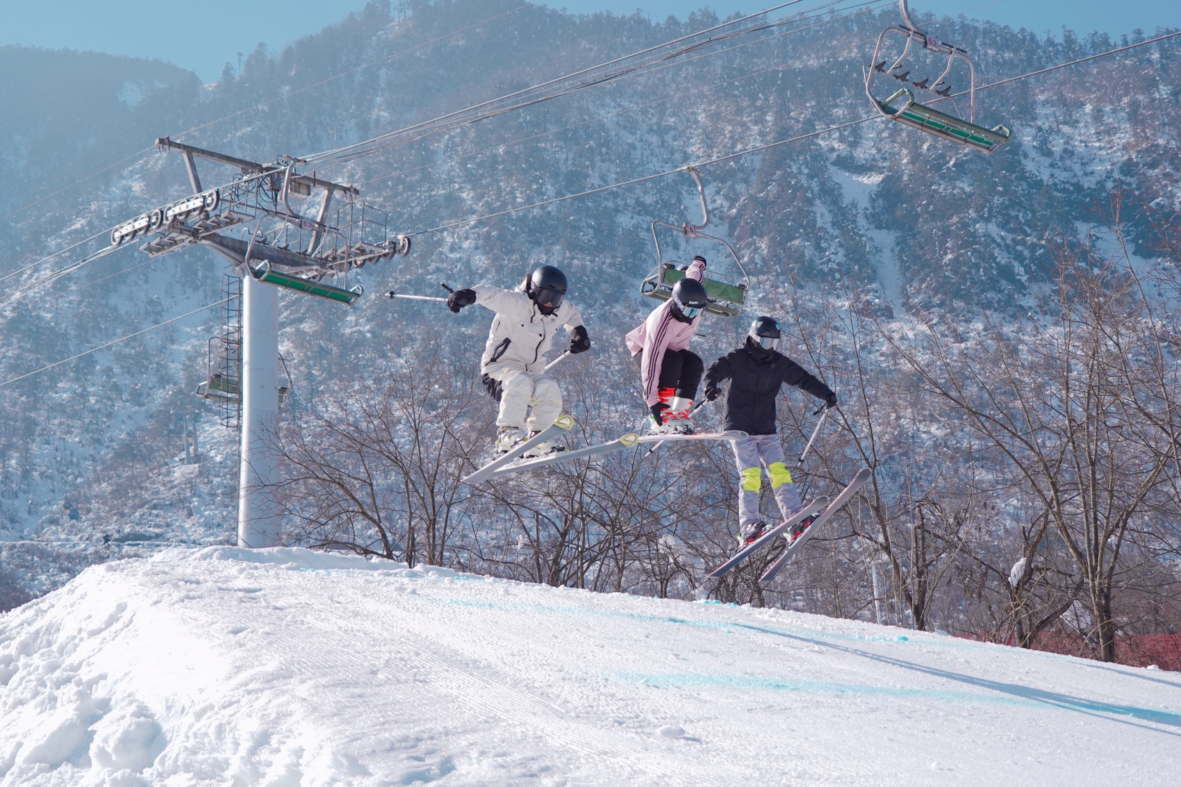 西南最大自由式滑雪地形公园！西岭·熊猫地形公园正式开板丨冬游四川