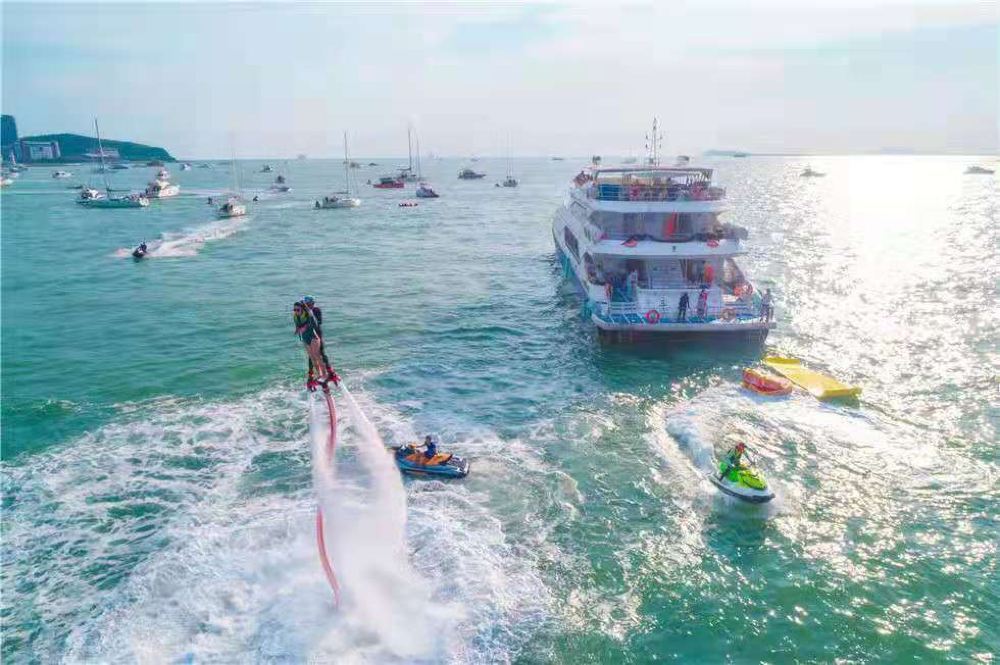 U型水上机器人出动！海南万宁日月湾3名游客落水获救