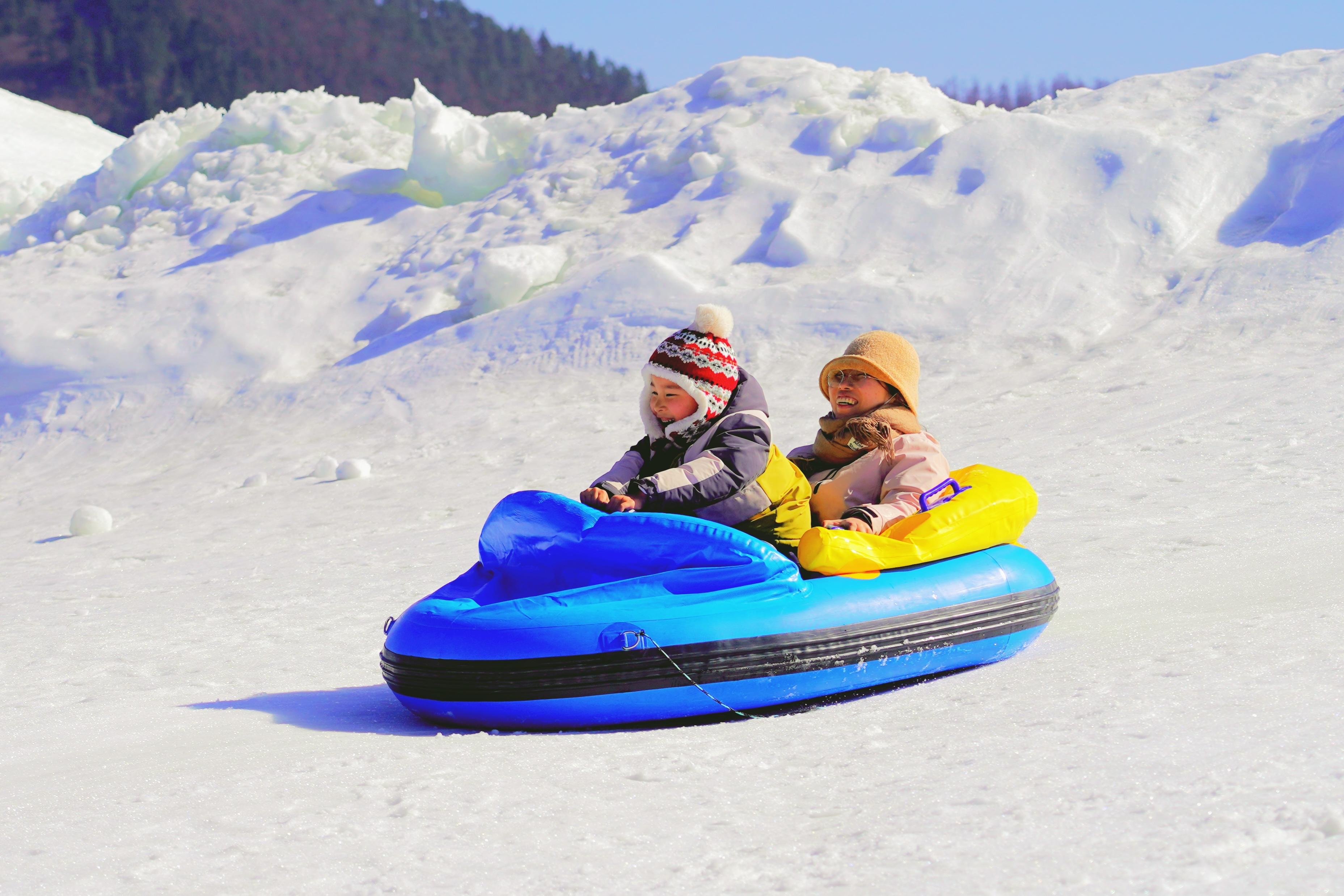 迪庆冰雪游“热”力十足(图3)