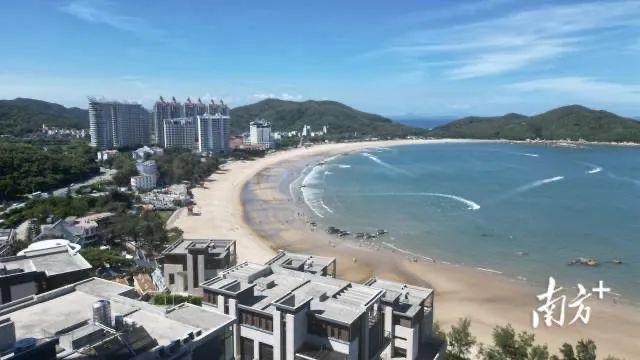 冲浪、帆板、冬泳……来汕头冬日也能“浪”起来