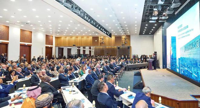 在豪宅云集的海棠湾竟还藏着一处绝版资源的半山纯墅！