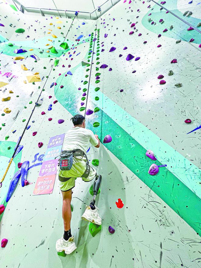 能弹琴打字！可攀岩冲浪！国产智能仿生假肢已量产(图2)