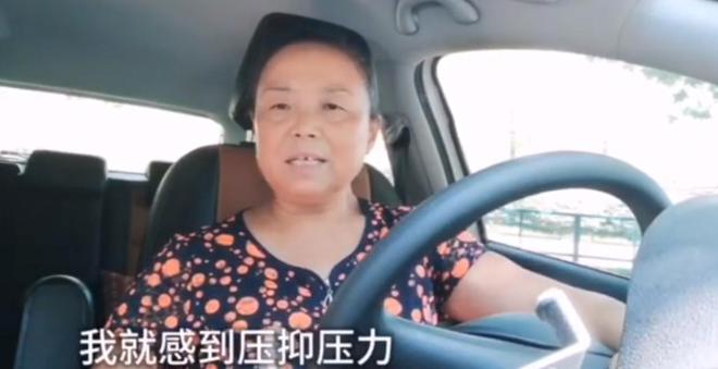 5年后再看60岁“自驾游阿姨”苏敏才彻底明白什么叫相由心生(图9)